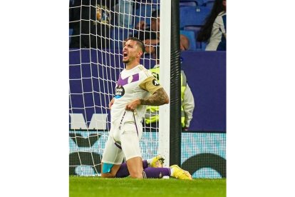 Imagen de la desesperación en el último duelo jugado en Barcelona ante el Espanyol. / IÑAKI SOLA / RVCF