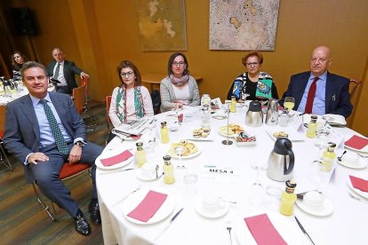Luis Ortiz (Fundación Schola), Begoña Grijalvo (Inserta Empleo), Silvia González (Cruz Roja