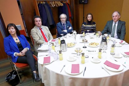 Sonia Gallego (Gesvalt), David Vallejo (Áreas de Vending), Agustín Tapia (Mutua Universal), Sara Gil (El Mundo CyL) y Jerónimo Lozano (Urcacyl).