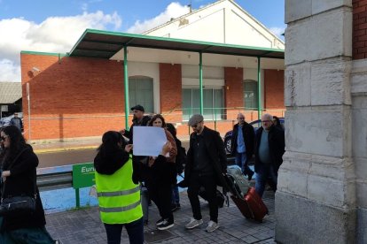 Llegada de invitados a Valladolid para acudir a los Goya. -MARÍA BAUSELA