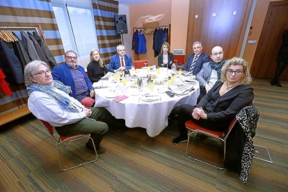 Miguel Rebollo (Universidad Permanente), Óscar Soto (SmartRural), Ana Remis (El Mundo CyL), Miguel Ángel González (MCVA), Marian Martín (La 8 de Valladolid), Moisés Becedas (Fiatc), Juan José Cantera y Pilar Valbuena (Colegio de Administradores de Fincas de Valladolid).