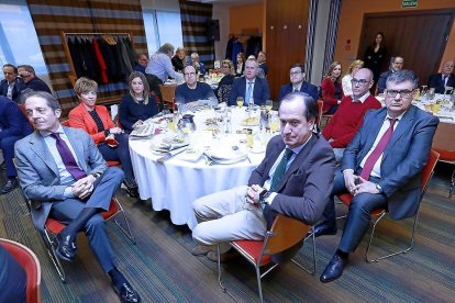 Ignacio Martín (Ibermutua), Beatriz Fernández (Bodega Liberalia), Vanessa Bravo (Caja Rural Soria), Antonio Olmedo (Asvai), Miguel Rodríguez (Ibermutua), Javier Diago (Caja Rural Soria), Eduardo Martín (Gestión Empresarial), Gerardo Valverde (Ibermutua) y Tomás de Juan (Expert One).