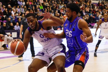 UEMC Real Valladolid Baloncesto - Almansa. / LOSTAU