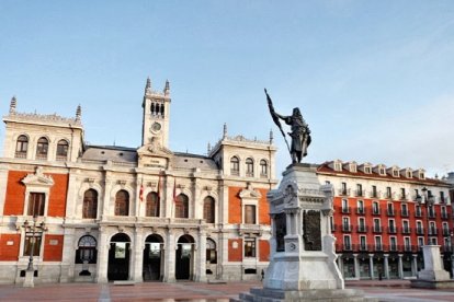 Estatua del Conde Ansúrez en la Plaza Mayor de Valladolid en la actualidad.- AYUNTAMIENTO VALLADOLID
