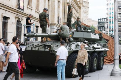 Celebración del Día de las Fuerzas Armadas en Valladolid.- PHOTOGENIC