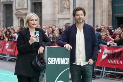 Michael Kinirons, Premio del Público en Punto de Encuentro por 'The Sparrow', en la alfombra verde de la clausura de la 67ª Semana Internacional de Cine de Valladolid. -ICAL