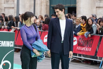Gala Hernández López, directora de ‘La Mecanique des fluides’, mejor cortometraje de Tiempo de Historia, en la alfombra verde de la clausura de la 67ª Semana Internacional de Cine de Valladolid. -ICAL
