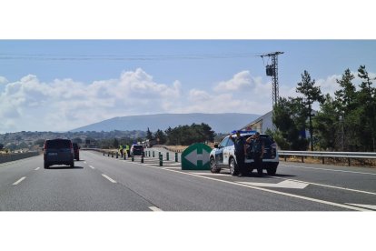 Último adiós de agentes de la Benemérita al teniente coronel fallecido en el crimen de Santovenia. E.M.