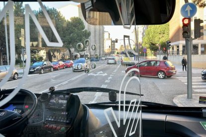 Imágenes de las pruebas que se han realizado con los nuevos autobuses eléctricos de Auvasa en Valladolid.-PHOTOGENIC/E. GARCÍA .