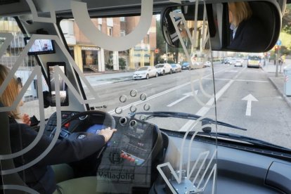 Imágenes de las pruebas que se han realizado con los nuevos autobuses eléctricos de Auvasa en Valladolid.-PHOTOGENIC/E. GARCÍA .