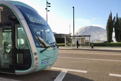 Imágenes de las pruebas que se han realizado con los nuevos autobuses eléctricos de Auvasa en Valladolid.-PHOTOGENIC/E. GARCÍA .
