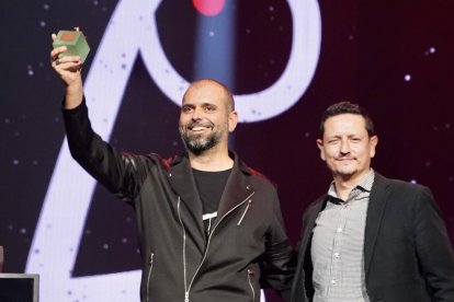 Alexis Morante, director de ‘El universo de Óliver’, Premio Seminci Joven, en la gala de clausura de la 67ª Seminci. -ICAL
