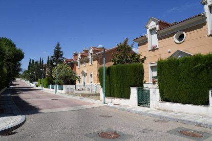 Calle de La Valquiria  en el barrio de Fuente Berrocal. J.M. LOSTAU