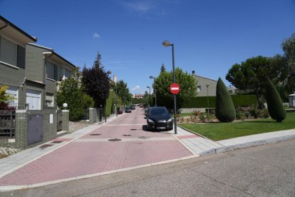 Calle de Fausto en el barrio de Fuente Berrocal. J.M. LOSTAU