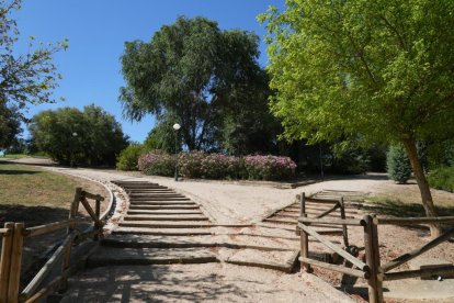 Parque en el barrio de Fuente Berrocal. J.M. LOSTAU