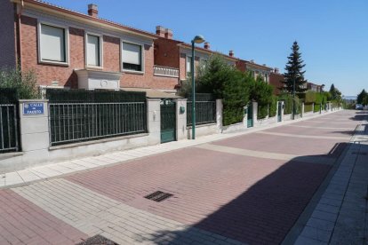 Calle de Fausto en el barrio de Fuente Berrocal. J.M. LOSTAU