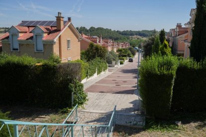 Calle de La Valquiria en el barrio de Fuente Berrocal. J.M. LOSTAU
