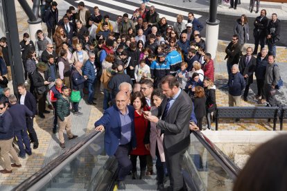 El alcalde de Valladolid, Óscar Puente, inaugura los elevadores urbanos en la ladera norte de Parquesol. -ICAL