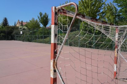 Zona deportiva en el parque del barrio de Fuente Berrocal. J.M. LOSTAU