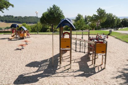 Parque infantil en el barrio de Fuente Berrocal. J.M. LOSTAU