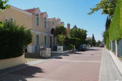 Calle Aida en el barrio de Fuente Berrocal. J.M. LOSTAU