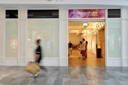 RÍO Shopping inaugura su Galería de Arte para apoyar y dar visibilidad a los talentos artísticos de la provincia de Valladolid.- ICAL