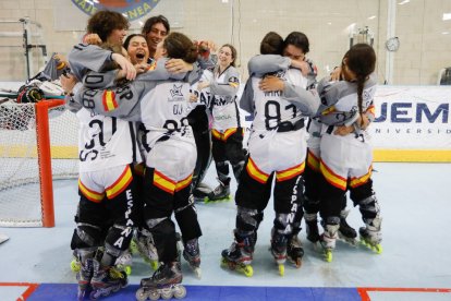 Celebración del Europeo sénior femenino de Hockey Línea en Valladolid. / LOSTAU