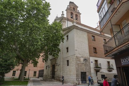 PLAZA DE LA TRINIDAD.  PARROQUIA DE SAN NICLÁS DE BARI. J. M. LOSTAU