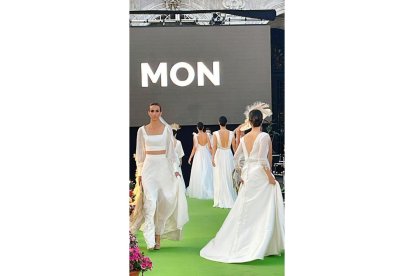 Desfile de Festiva en Valladolid, organizado por FECOSVA. -E.M.