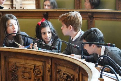 Celebración del Pleno de la Infancia en el Ayuntamiento de Valladolid.- ICAL