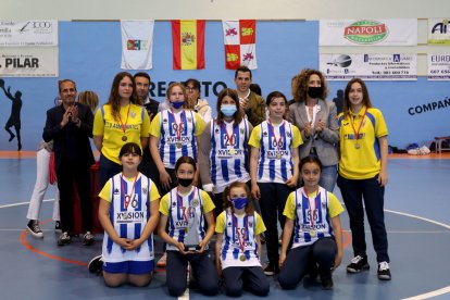 Clausura de las competiciones de baloncesto en Olmedo. / E. M.