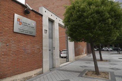 PLAZA DE SAN NICOLÁS. CENTRO REGIONAL DE FORMACIÓN Y ESTUDIOS SOCIALES CREFES DE LA JUNTA DE CASTILLA Y LEÓN. J. M. LOSTAU