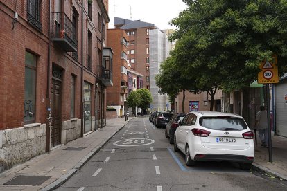 CALLE IMPERIAL. J. M. LOSTAU