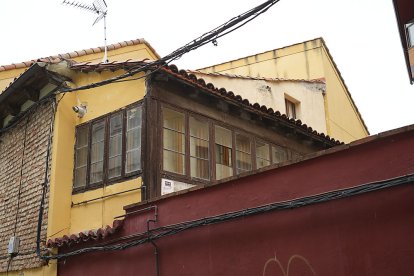 CALLE ISIDRO POLO. J. M. LOSTAU