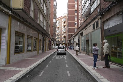 CALLE IMPERIAL. J. M. LOSTAU