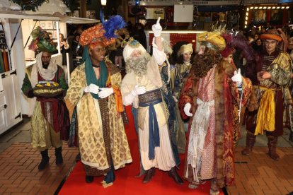 Los Reyes Magos llenan de ilusión las calles de Valladolid. PHOTOGENIC
