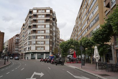 CRUCE DE LAS CALLES ESTEBAN GARCÍA CHICO Y SAN QUIRCE. J. M. LOSTAU