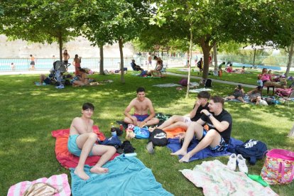 Primer día de apertura del parque acuático Gran Florida de Castronuño.- J. M. LOSTAU