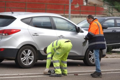 Comienzan las obras para retirar el carril bici de la Avenida Gijón. -PHOTOGENIC
