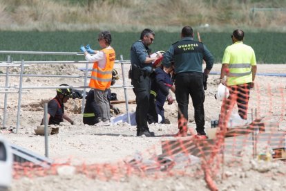 Accidente laboral con un fallecido y un herido en la A-11 en Valbuena de Duero de Valladolid.-PHOTOGENIC