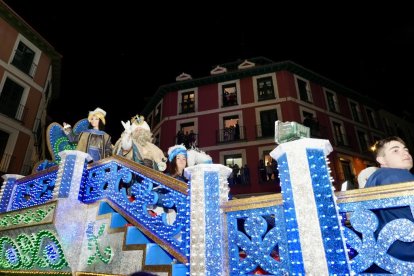 Los Reyes Magos llenan de ilusión las calles de Valladolid. PHOTOGENIC