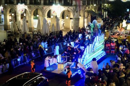 Los Reyes Magos llenan de ilusión las calles de Valladolid. PHOTOGENIC