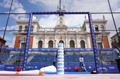 Preparativos para el World Padel Tour en la Plaza Mayor. / ICAL