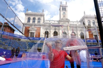 Preparativos para el World Padel Tour en la Plaza Mayor. / ICAL