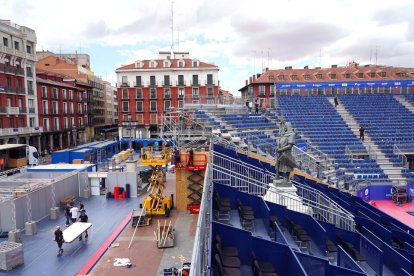 Preparativos para el World Padel Tour en la Plaza Mayor. / ICAL