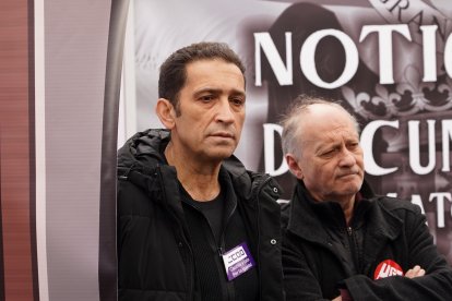 Los secretarios regionales de CCOO Vicente Andrés y UGT Faustino Temprano en una concentración con motivo del Día Internacional de la Mujer.- ICAL