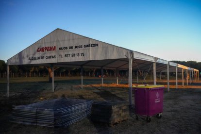 Montaje de las instalaciones para la celebración de Pingüinos.- J.M. LOSTAU
