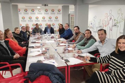 Reunión de la Confederación de Hostelería y Turismo. / E. M.