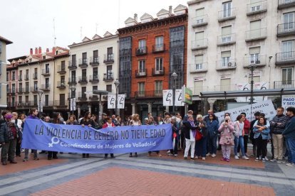 Concentración en repulsa por el asesinato de una enfermera vallisoletana en Bruselas. PHOTOGENIC