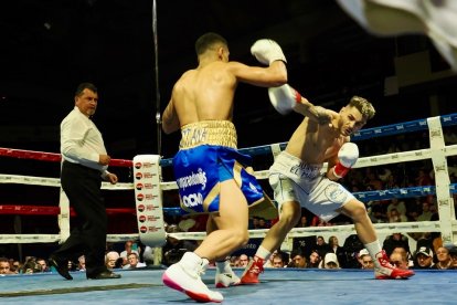 Combate de Salvi Jiménez ante Juanfe López por el título europeo/Miguel Ángel Santos
